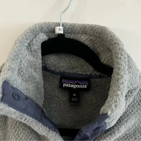 B107 Women’s Patagonia Snap Closure Fuzzy Jacket Size XS - Picture 4 of 7